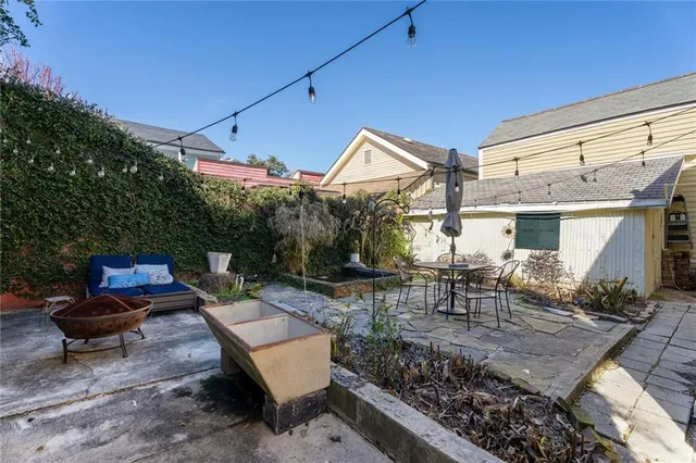 $1,400 | 935 Dauphine Street, Unit A, New Orleans, LA 70116