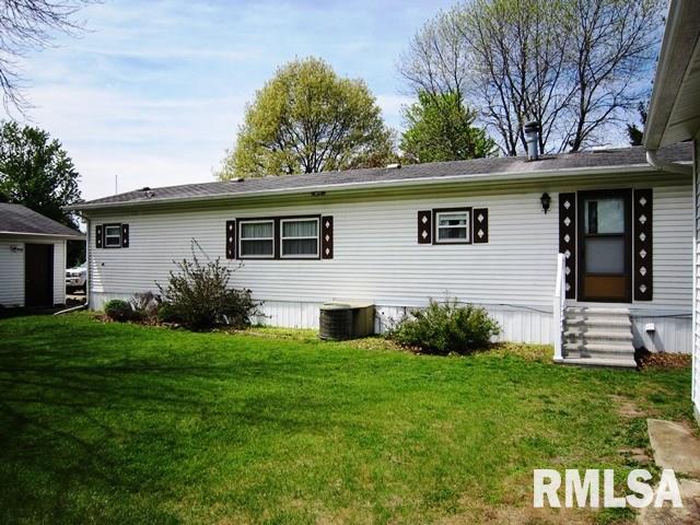 17240 Elston Road Fulton, IL 61252 - Photo 3 of 23