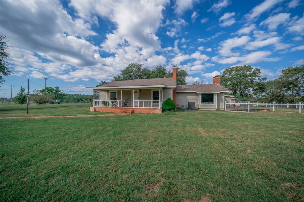 1901 Byrd Road Jacksonville, TX 75766 - Photo 2 of 40 a front view of house with yard and green space