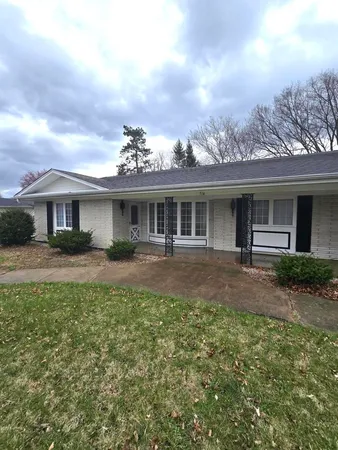 $2,195 | 714 North Bridge Street, Yorkville, IL 60560