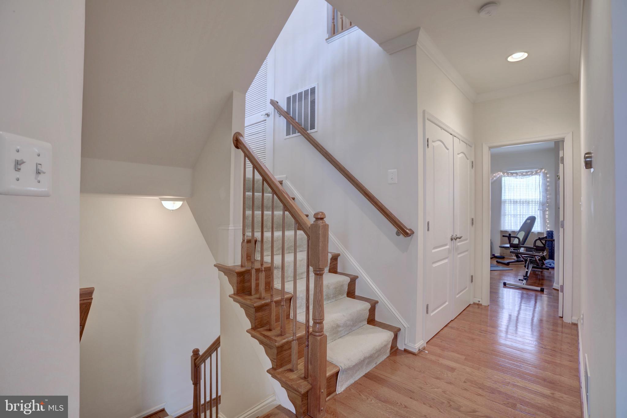 43135 Rudy Terrace Leesburg, VA 20176 - Photo 13 of 28 Second floor landing
