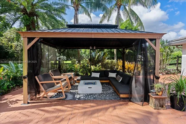 $1,600,000 | 3030 Southwest 117th Avenue, Davie, FL 33330