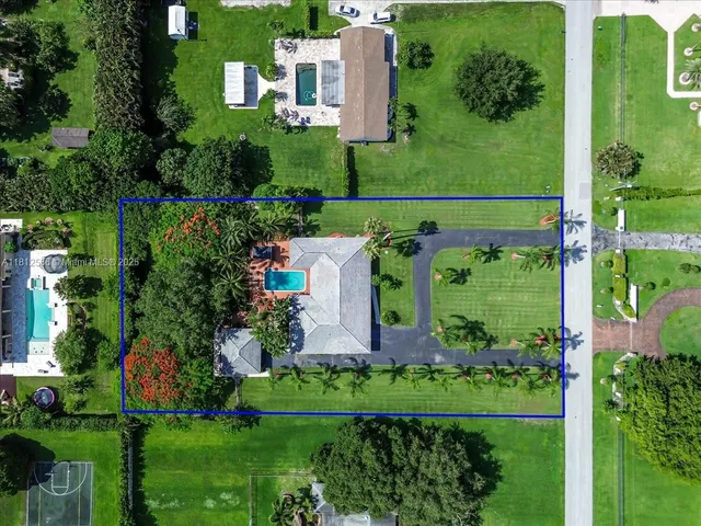 $1,600,000 | 3030 Southwest 117th Avenue, Davie, FL 33330