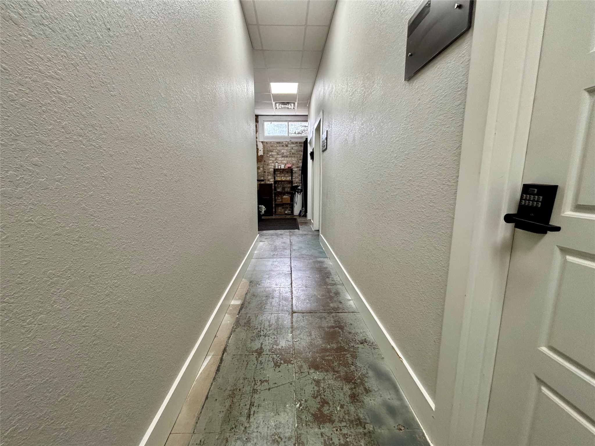 129 South Fulton Street Wharton, TX 77488 - Photo 7 of 15 a view of a hallway