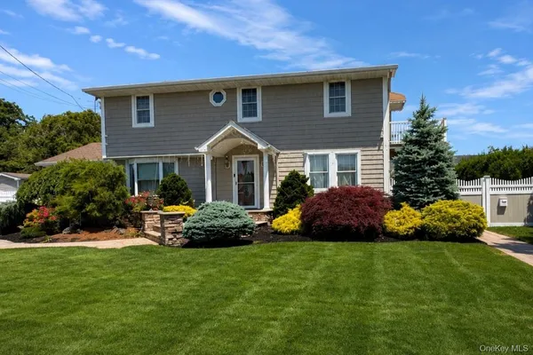 $4,000 | 340 50th Street, Lindenhurst, NY 11757