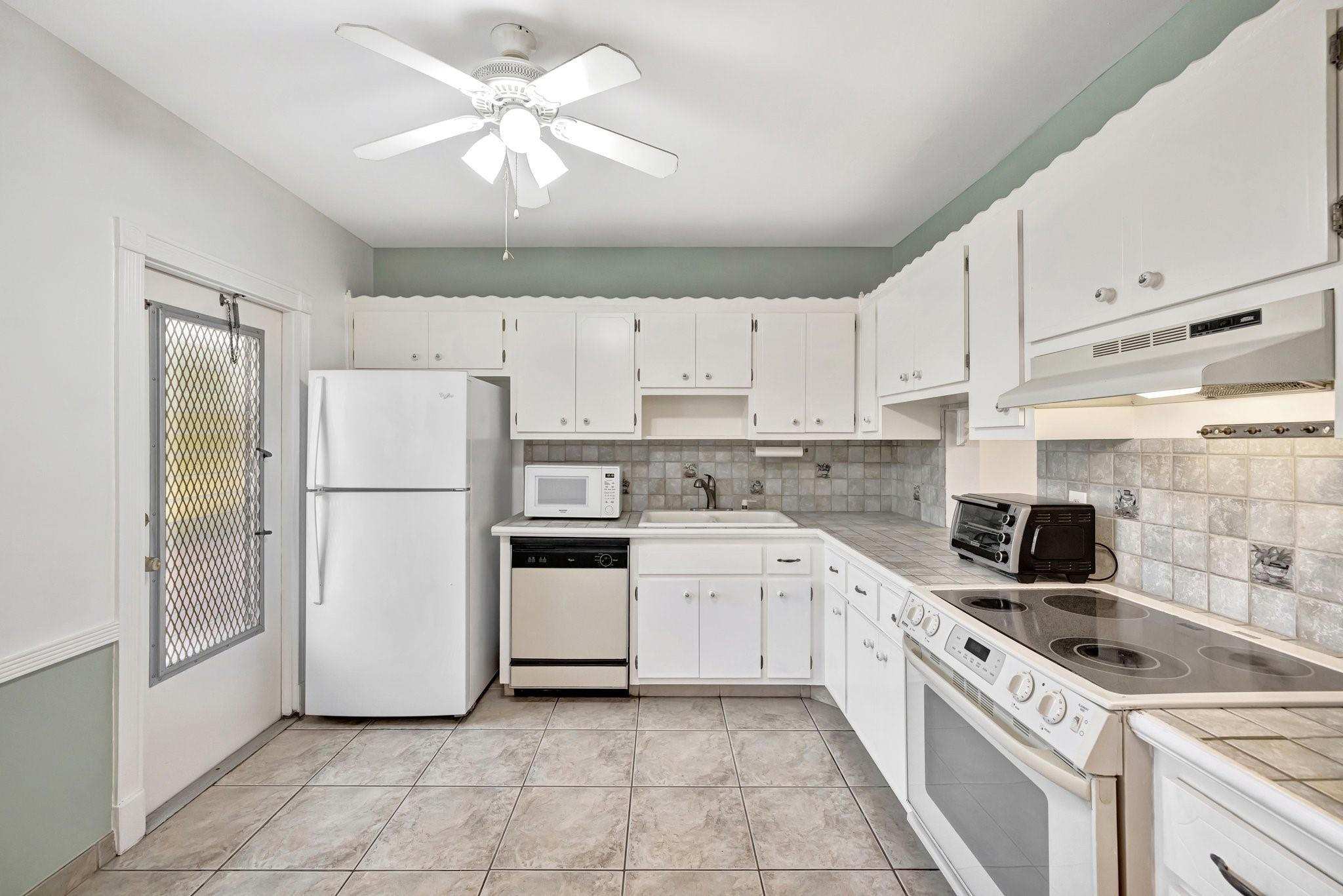 6731 Cypress Road, Unit 111 Plantation, FL 33317 - Photo 26 of 37 Photo 26