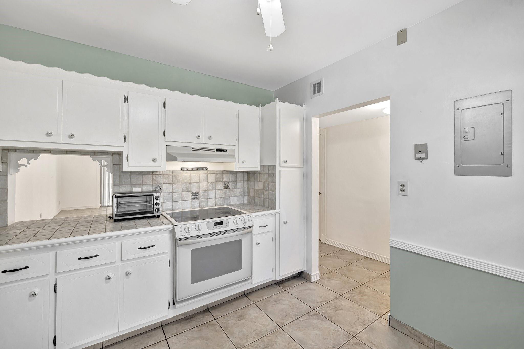 6731 Cypress Road, Unit 111 Plantation, FL 33317 - Photo 27 of 37 Photo 27