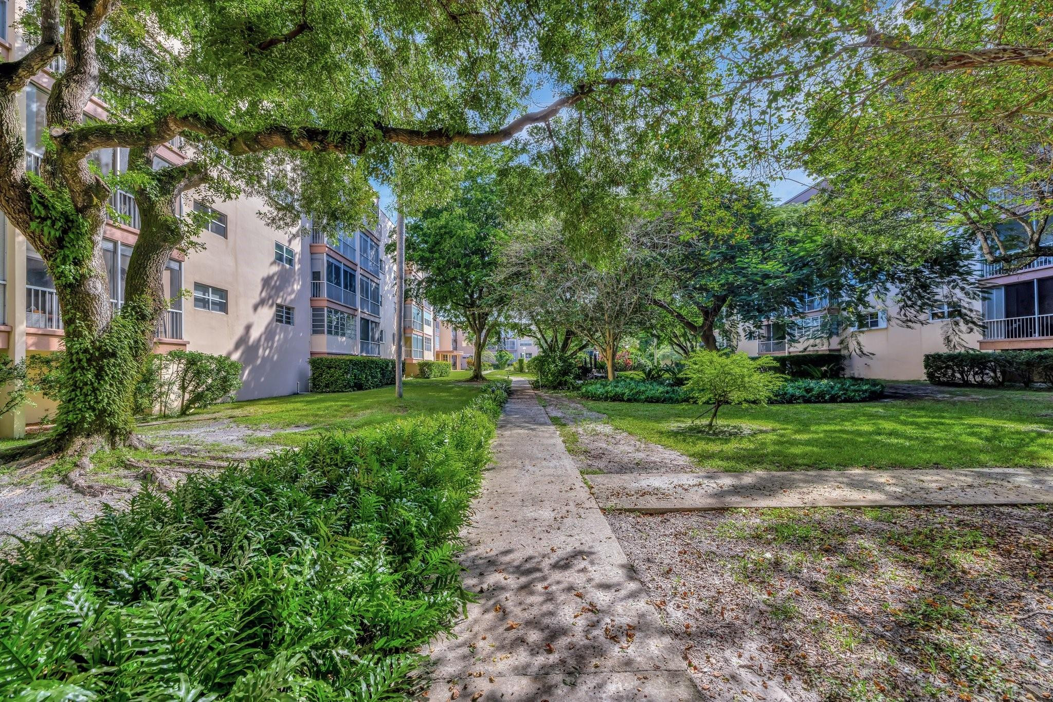 6731 Cypress Road, Unit 111 Plantation, FL 33317 - Photo 36 of 37 Photo 36
