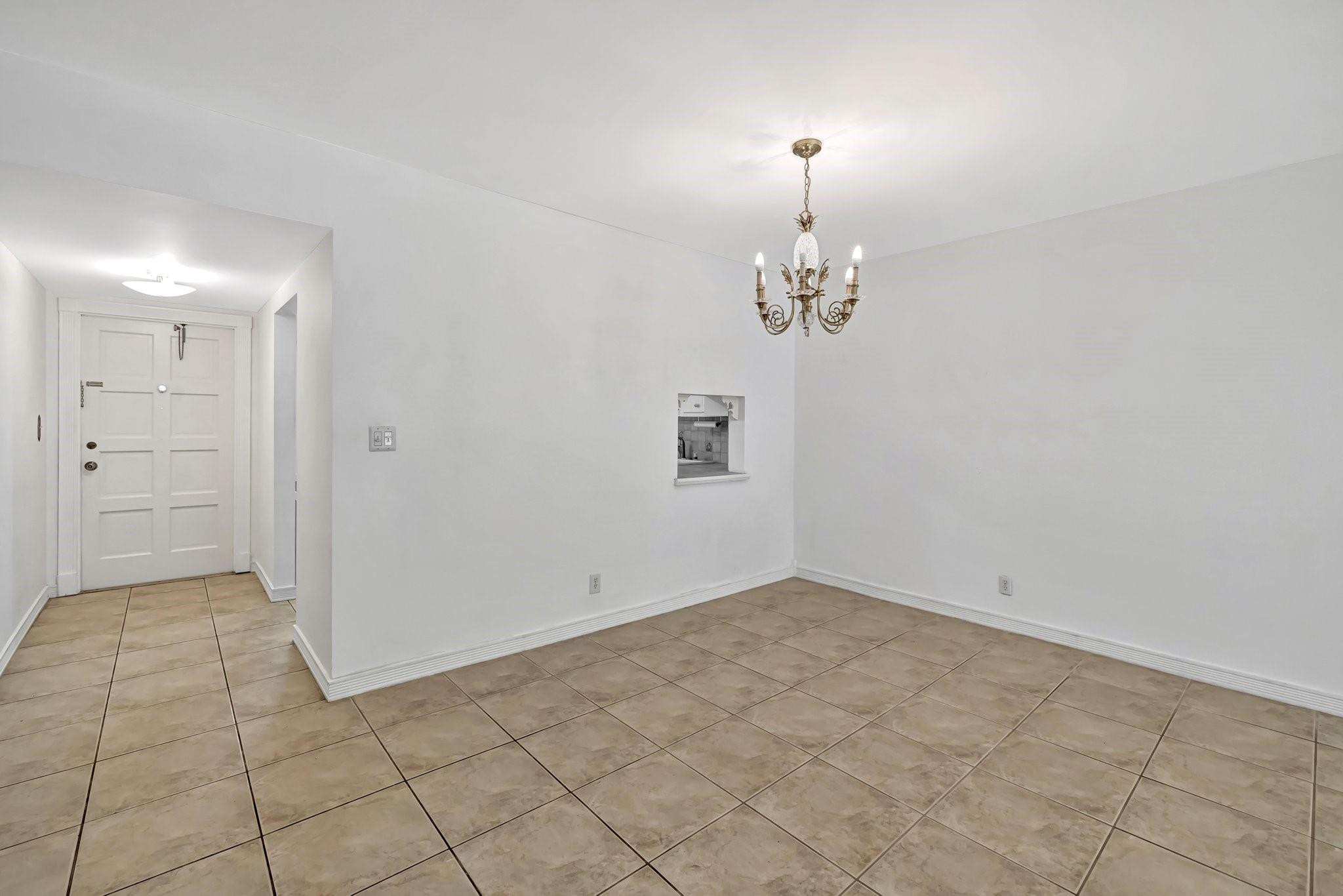 6731 Cypress Road, Unit 111 Plantation, FL 33317 - Photo 6 of 37 Main Living Area