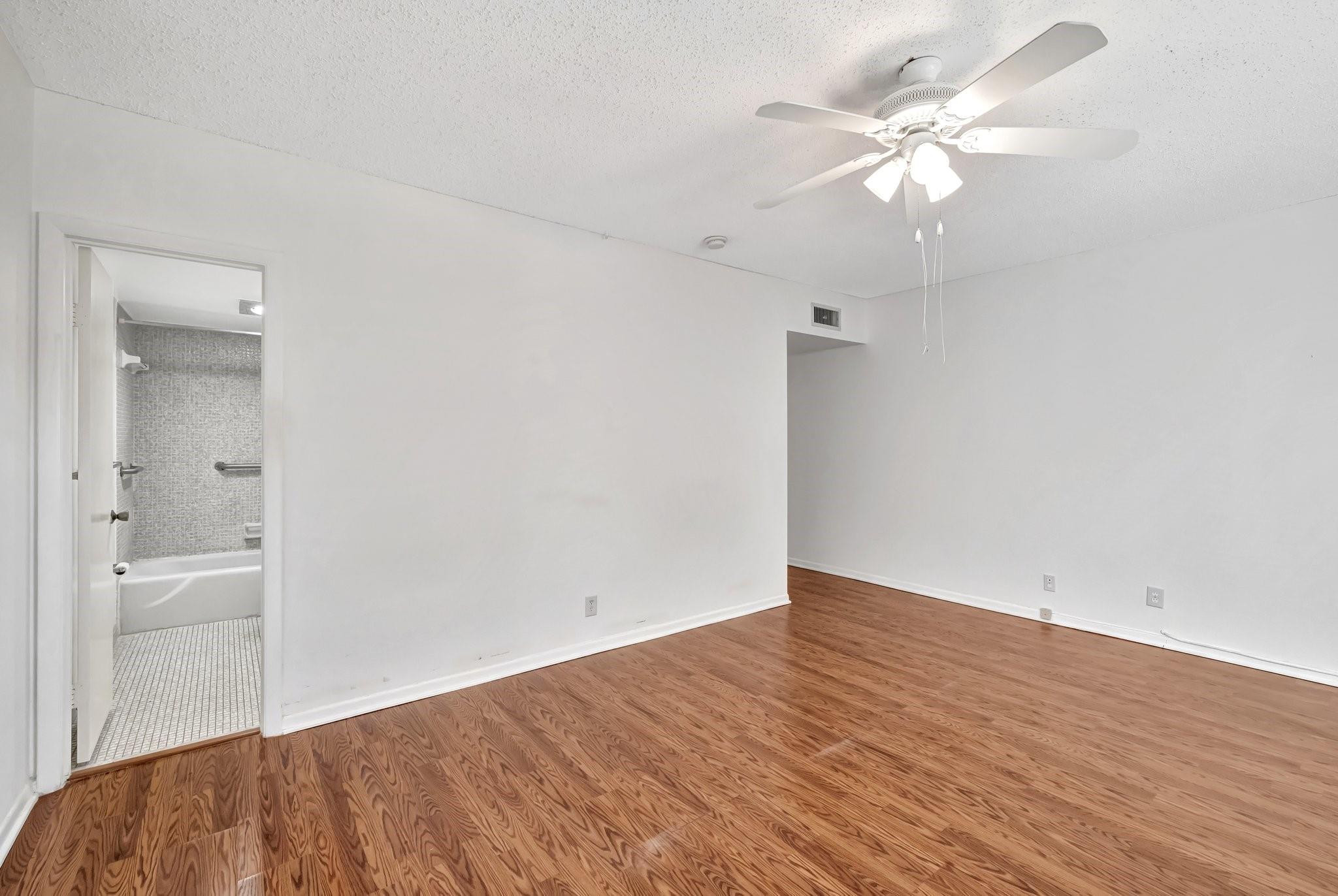 6731 Cypress Road, Unit 111 Plantation, FL 33317 - Photo 10 of 37 Primary Bedroom