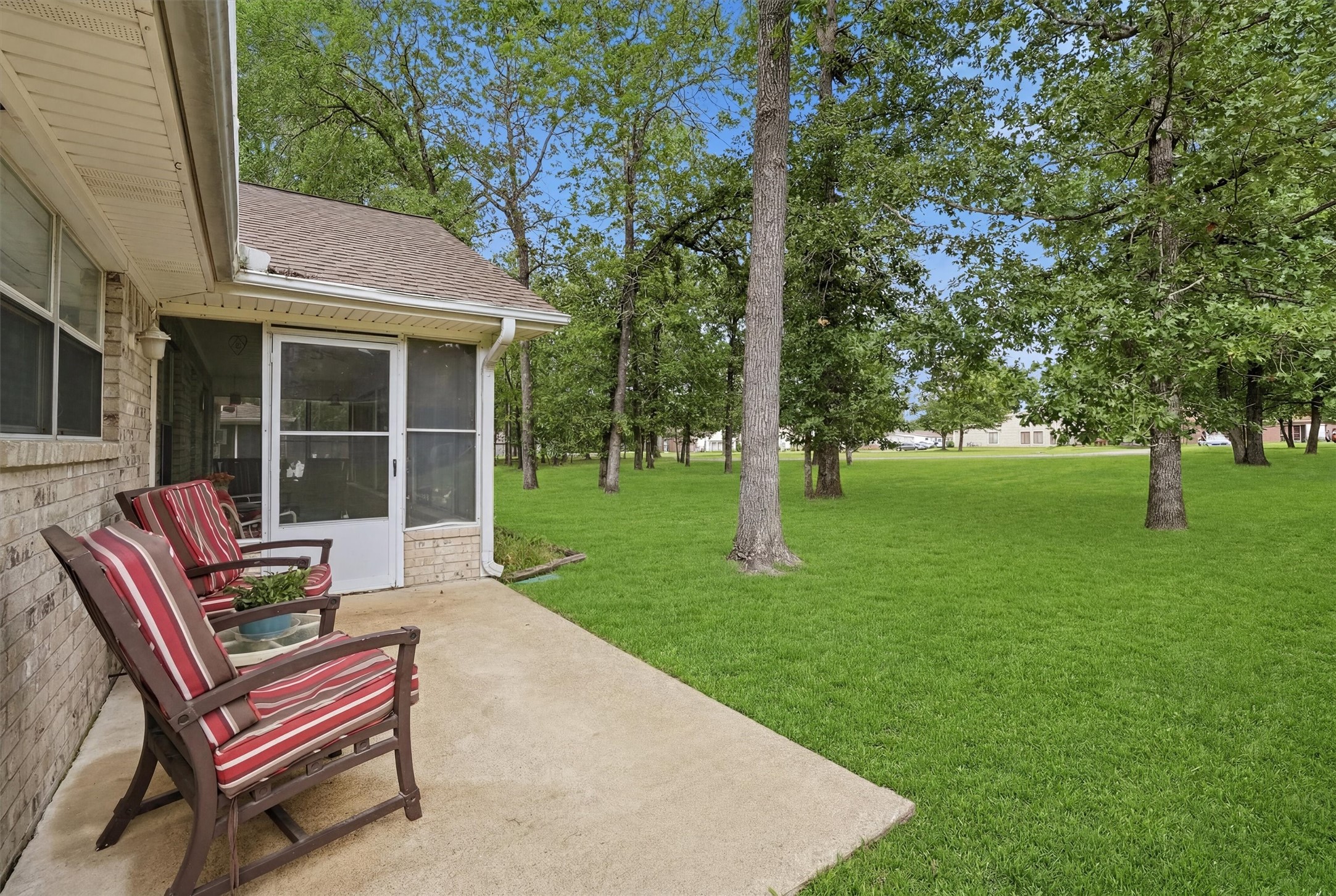 281 Broadmoor Street Trinity, TX 75862 - Photo 14 of 23