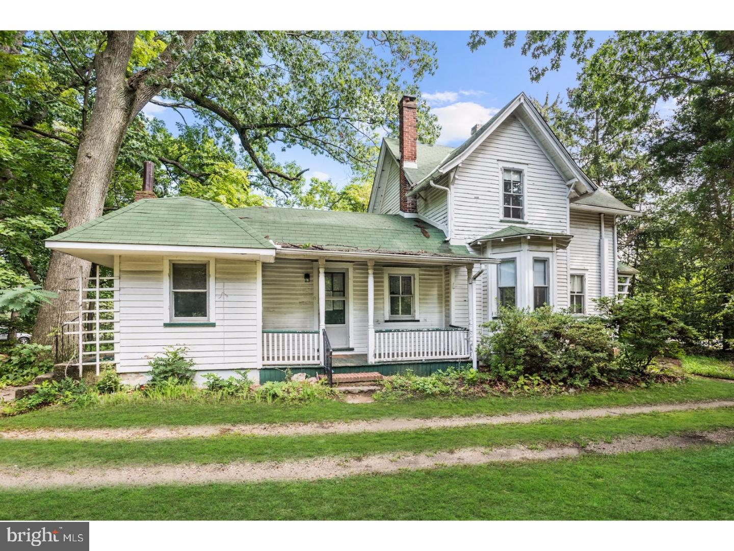 1405 Bridgeboro Road Edgewater Park, NJ 08010 - Photo 1 of 17 Exterior