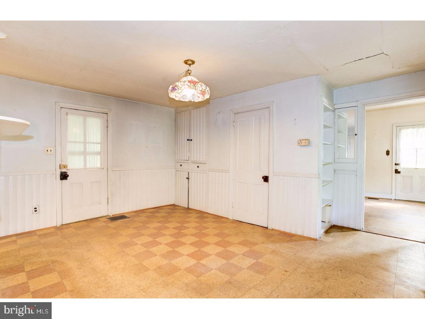1405 Bridgeboro Road Edgewater Park, NJ 08010 - Photo 3 of 17 Dining Room