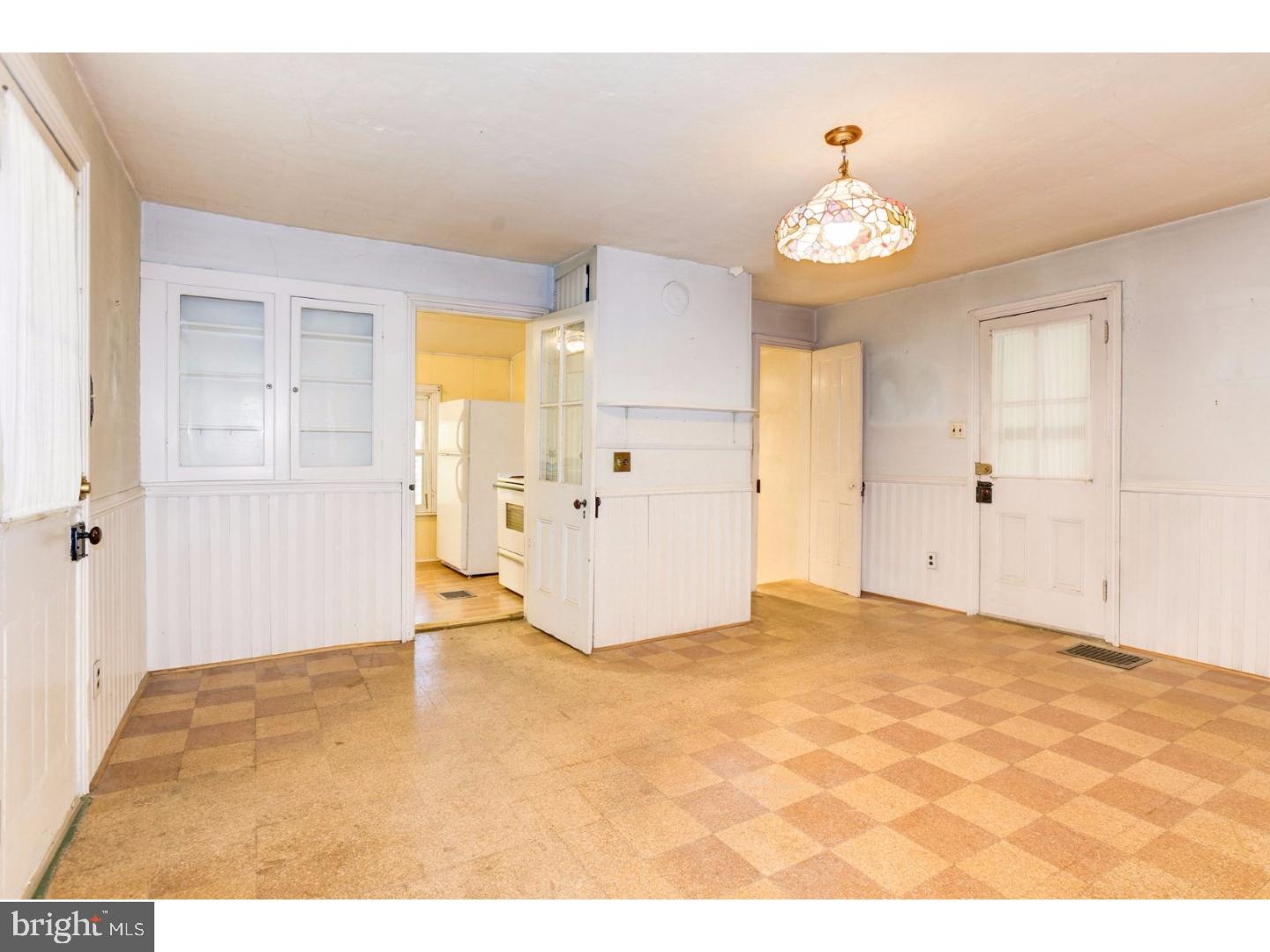 1405 Bridgeboro Road Edgewater Park, NJ 08010 - Photo 4 of 17 Dining Room