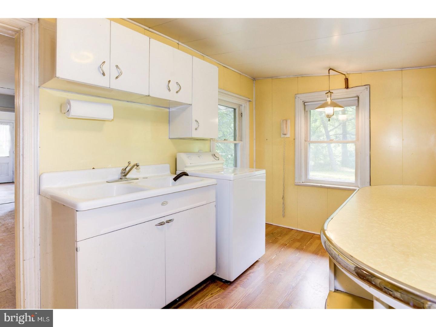 1405 Bridgeboro Road Edgewater Park, NJ 08010 - Photo 6 of 17 Kitchen