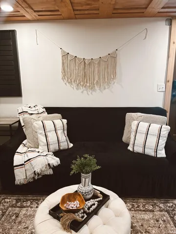 $275,000 | 706 Rose Drive, Newburgh, IN 47630