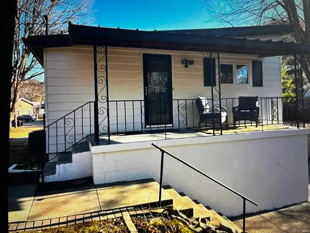 $275,000 | 706 Rose Drive, Newburgh, IN 47630