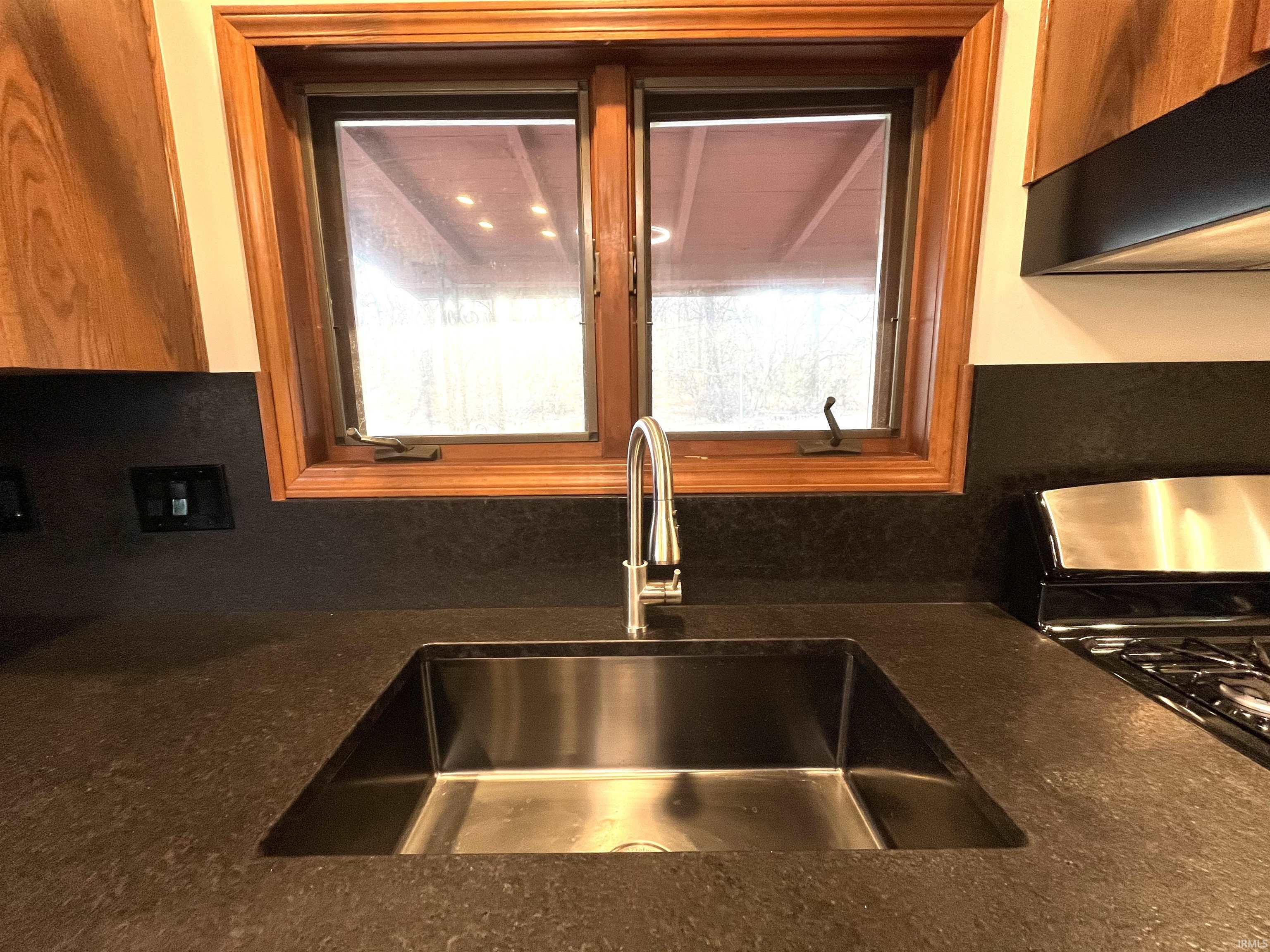 706 Rose Drive Newburgh, IN 47630 - Photo 4 of 25