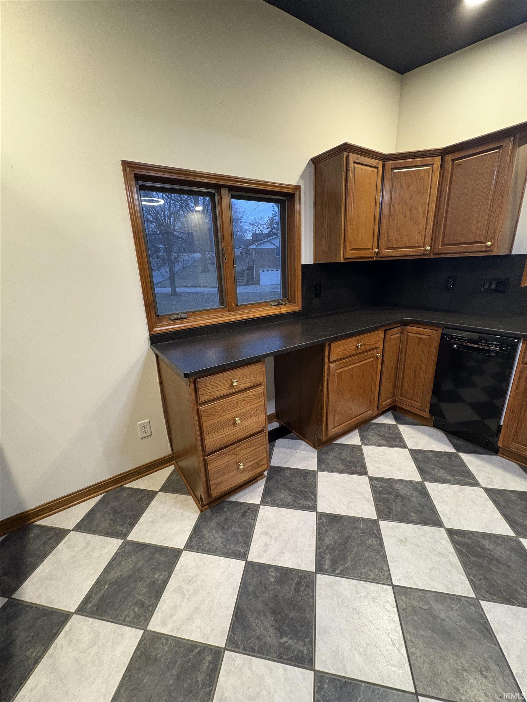 706 Rose Drive Newburgh, IN 47630 - Photo 6 of 25