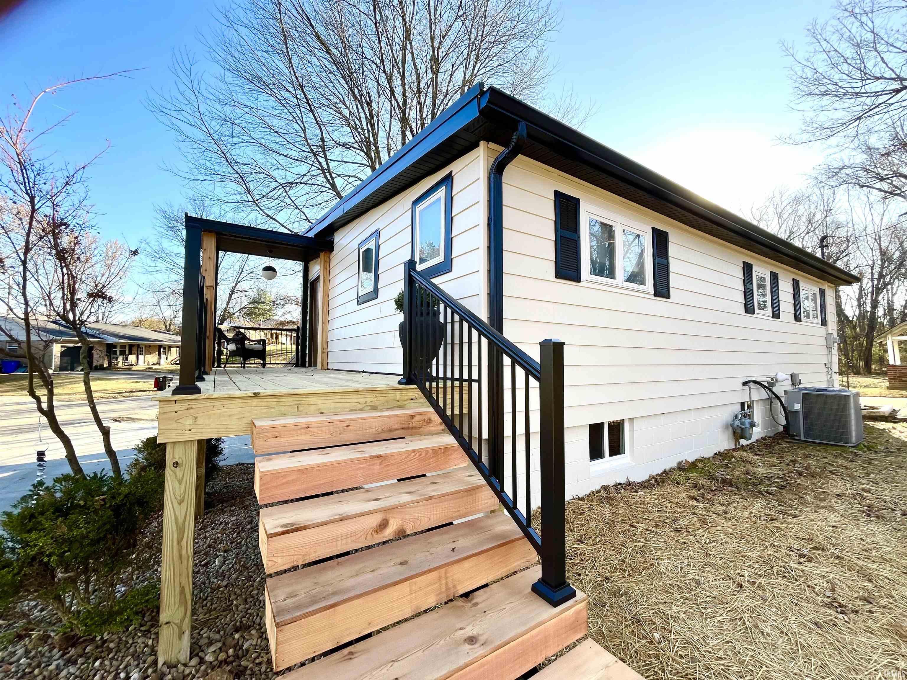 706 Rose Drive Newburgh, IN 47630 - Photo 8 of 25