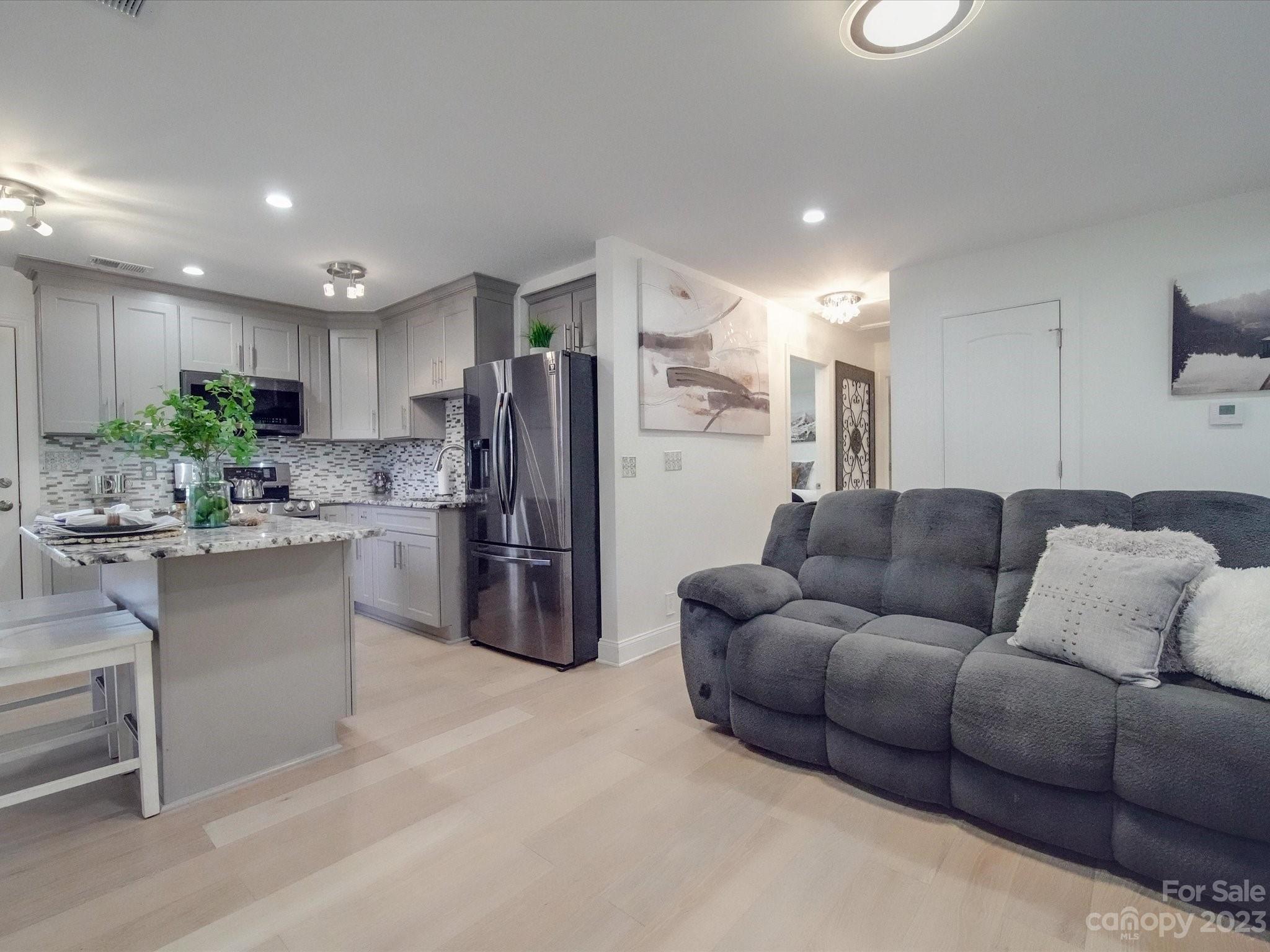 4709 Springview Road Charlotte, NC 28213 - Photo 6 of 31 Gallery Image 6