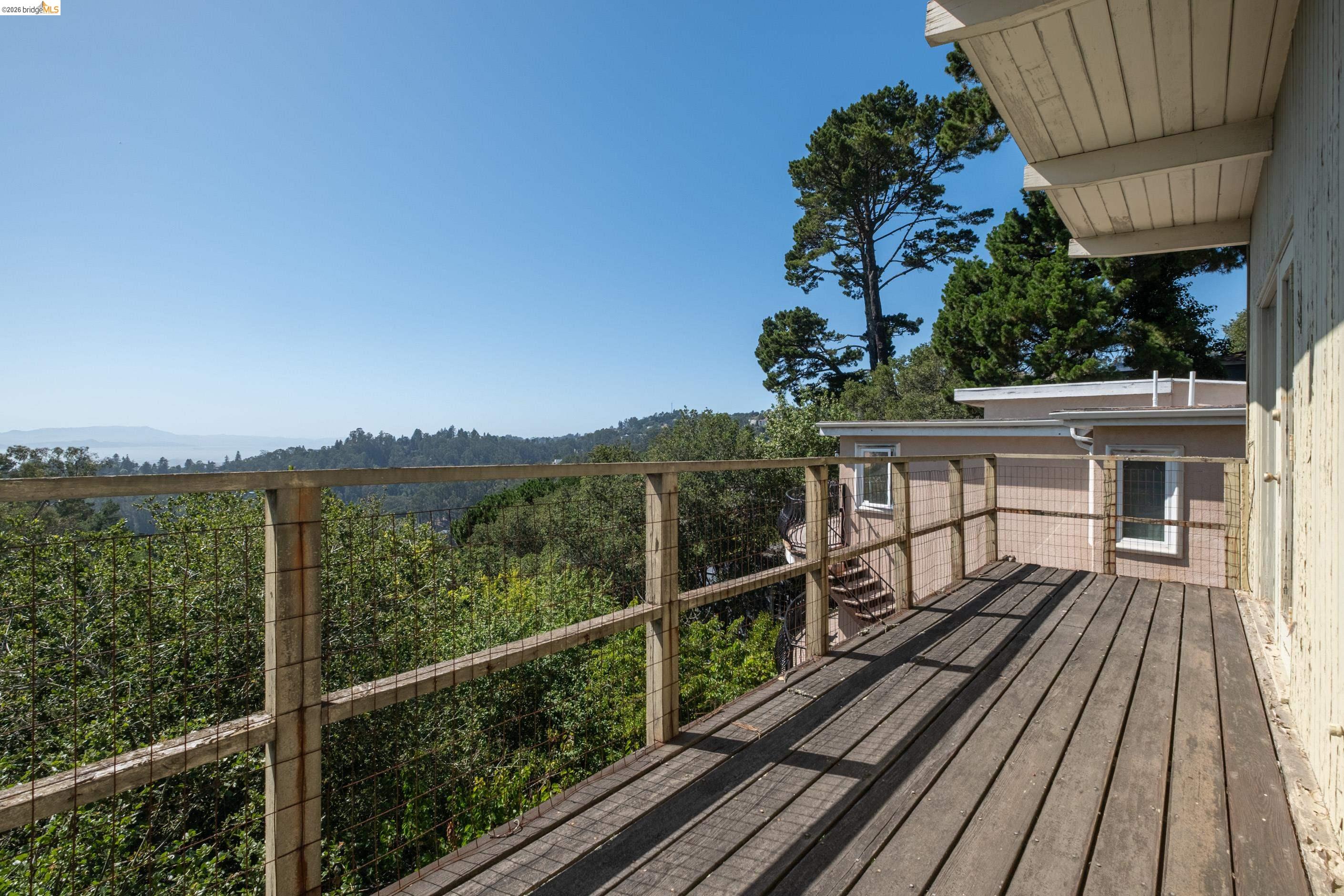 7279 Snake Road Oakland, CA 94611 - Photo 29 of 50