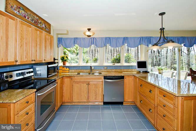 13221 Highland Road Highland, MD 20777 - Photo 16 of 30 Kitchen