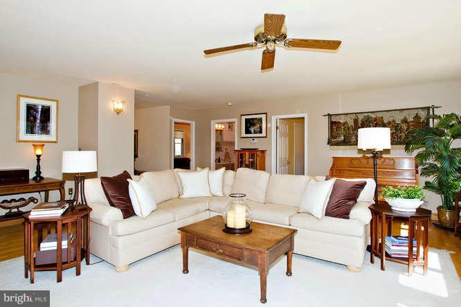 13221 Highland Road Highland, MD 20777 - Photo 19 of 30 Living Room
