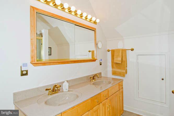 13221 Highland Road Highland, MD 20777 - Photo 25 of 30 Bath (Master)
