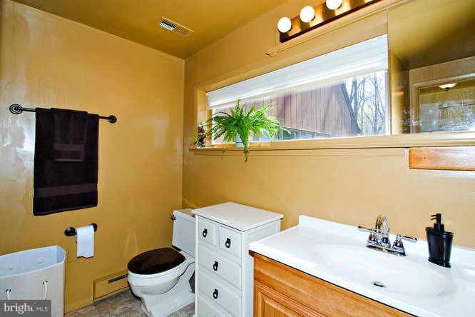 13221 Highland Road Highland, MD 20777 - Photo 26 of 30 Bath