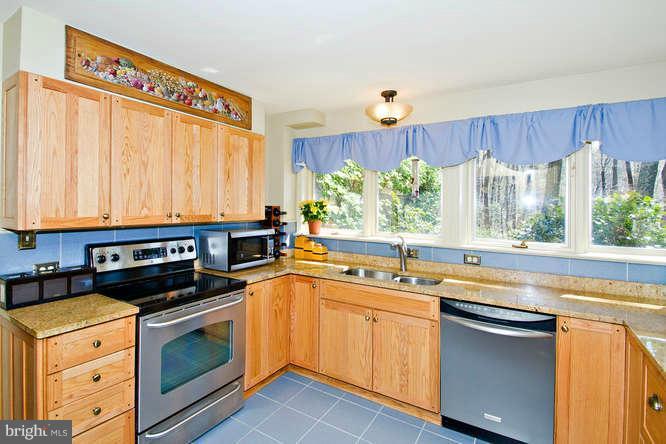 13221 Highland Road Highland, MD 20777 - Photo 10 of 30 Kitchen