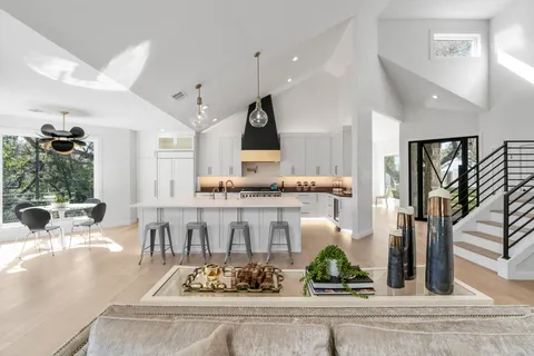 $3,200,000 | 701 Furlong Drive, Austin, TX 78746