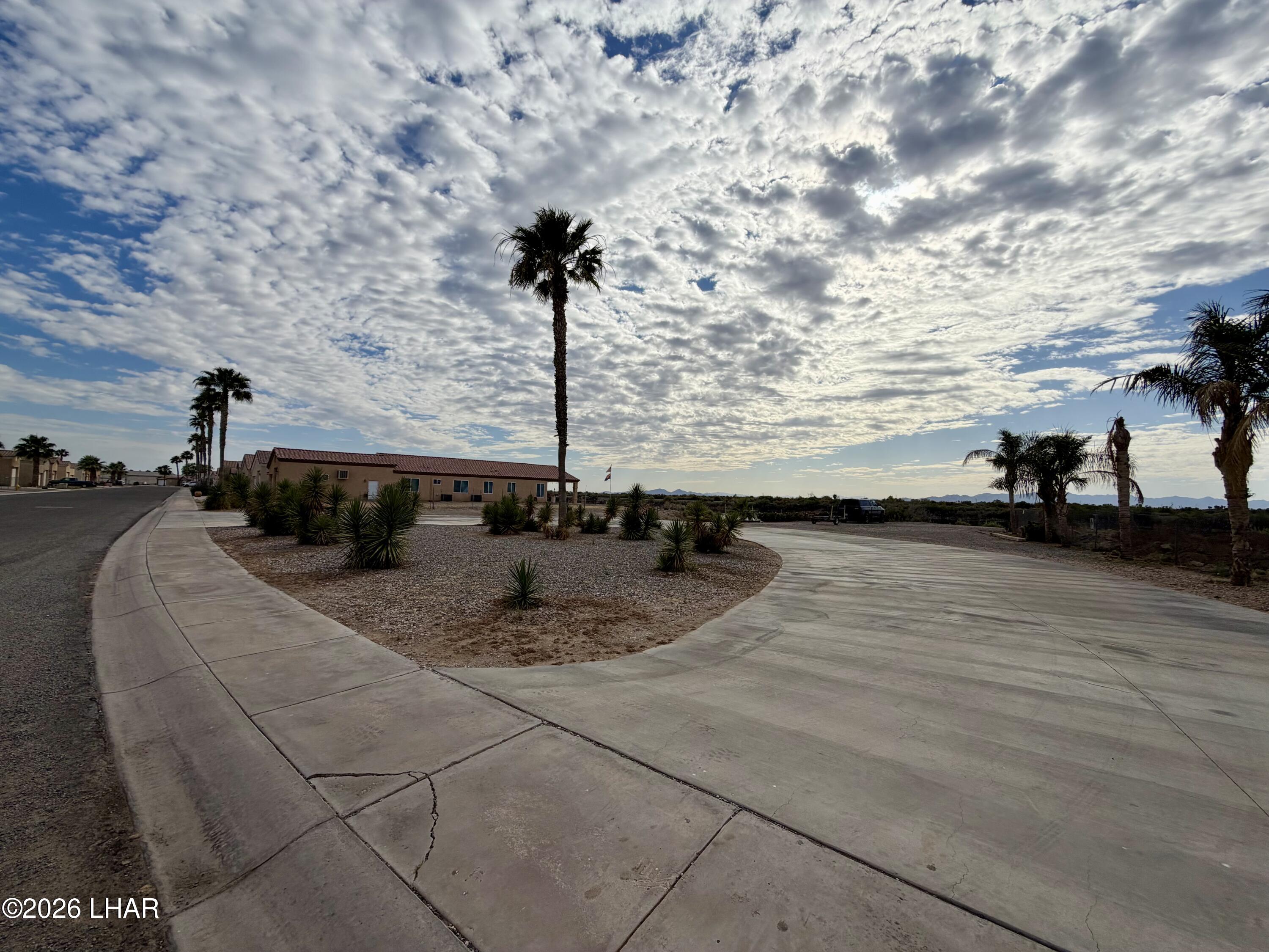 48963 Riviera Place Ehrenberg, AZ 85334 - Photo 55 of 58 a view of the terrace