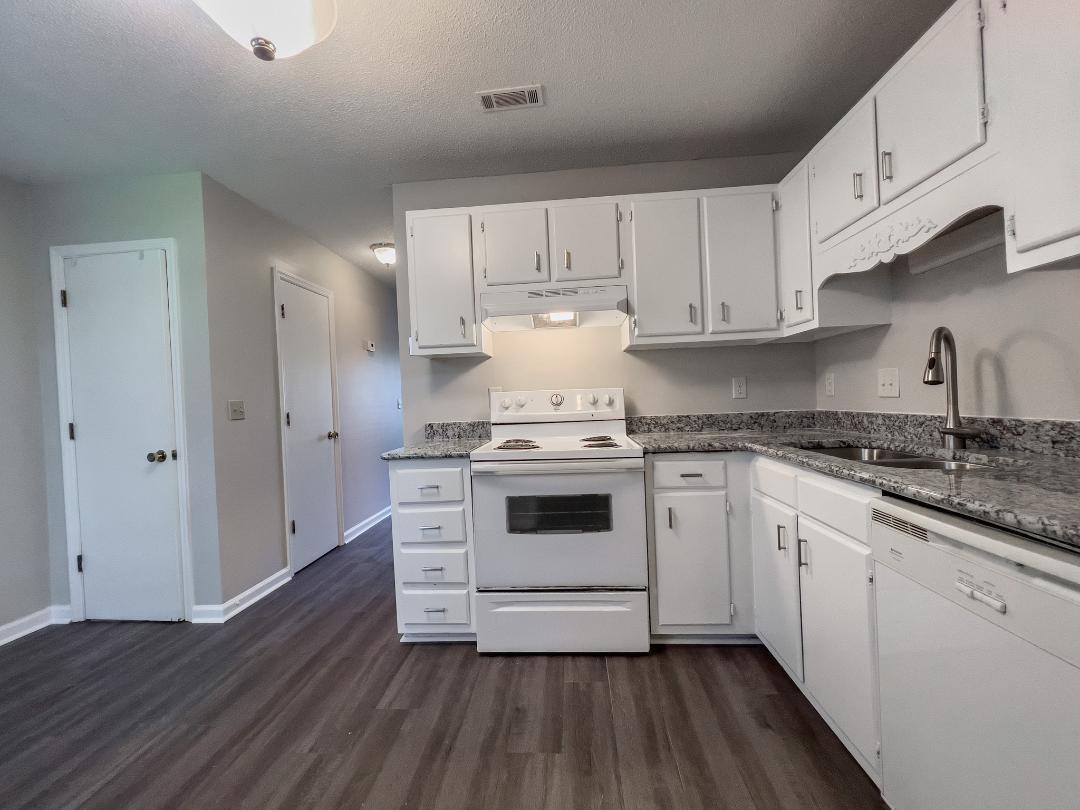 101 Timber Lane, Unit B Summerville, SC 29485 - Photo 4 of 15 101 b 7