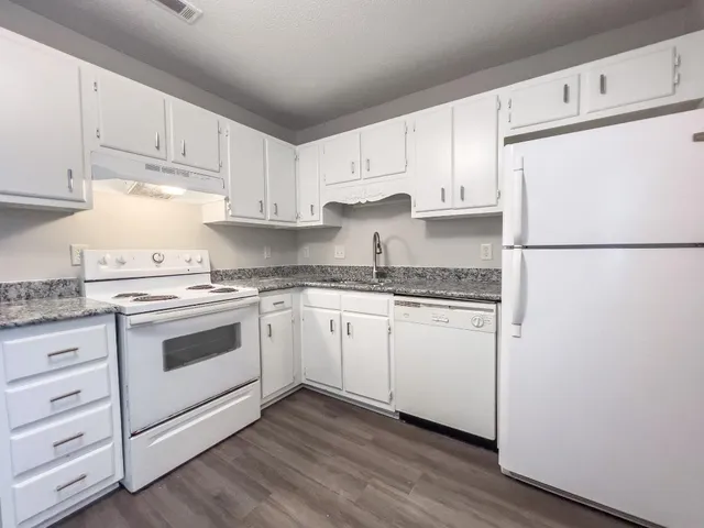 $1,325 | 101 Timber Lane, Unit B, Summerville, SC 29485