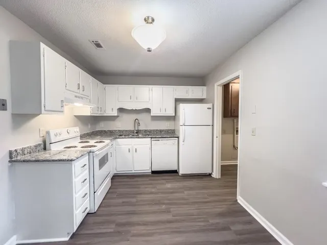 $1,325 | 101 Timber Lane, Unit B, Summerville, SC 29485