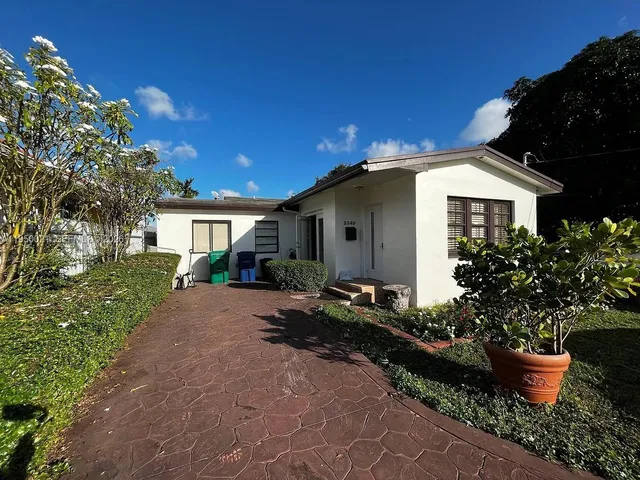 $2,750 | 2049 Southwest 60th Court, Unit 1, Miami, FL 33155