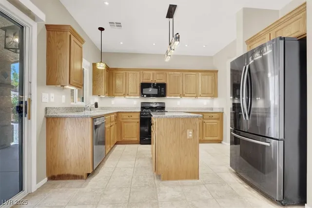 $2,195 | 636 Pacific Cascades Drive, Henderson, NV 89012