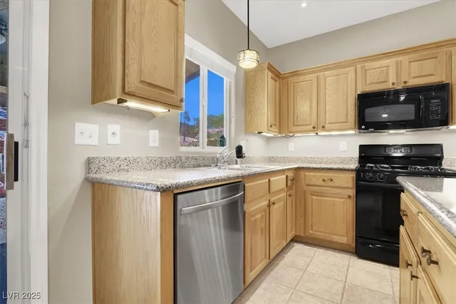 $2,195 | 636 Pacific Cascades Drive, Henderson, NV 89012