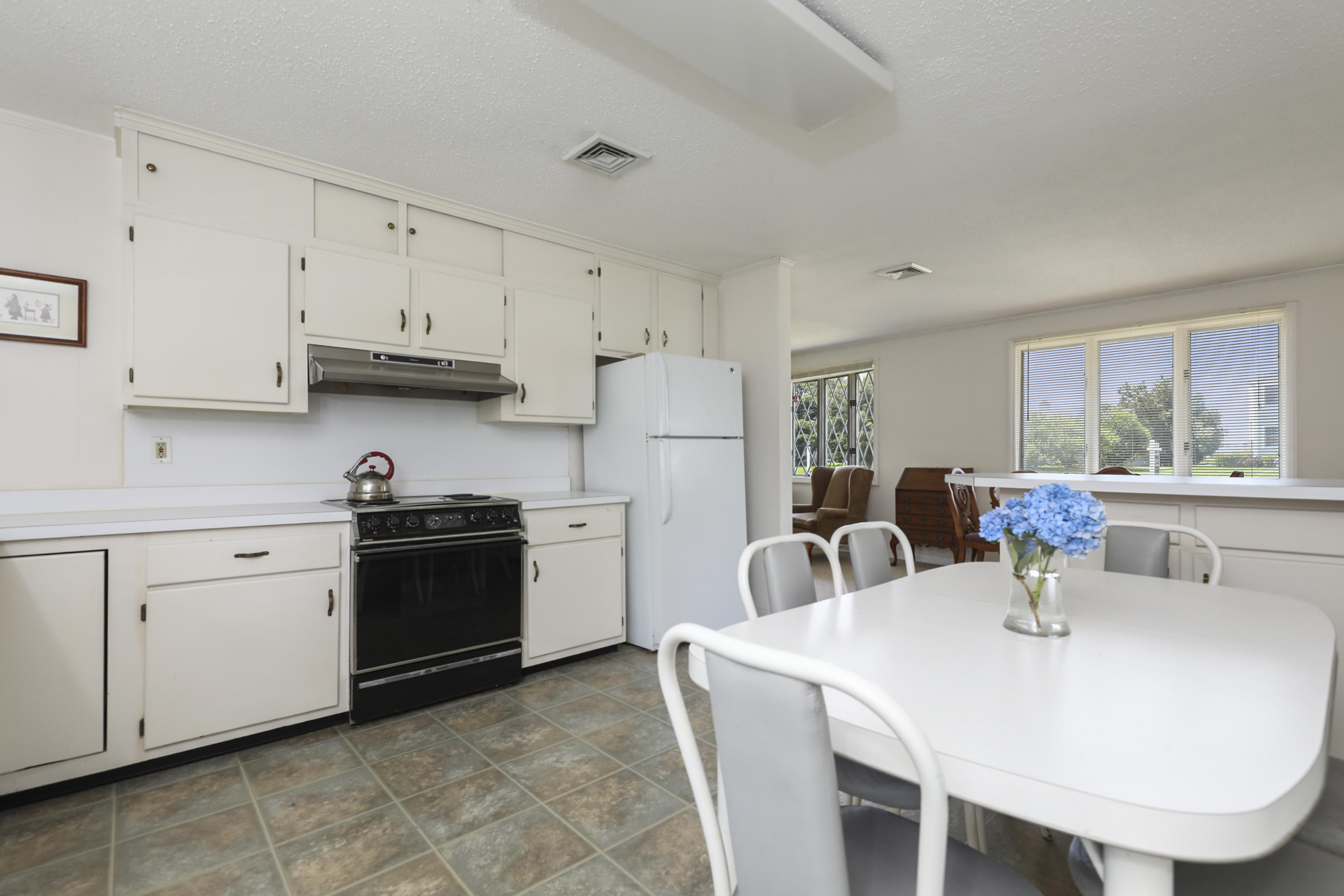 26 Cove Road Pocasset, MA 02559 - Photo 8 of 24 007-photo-kitchen-8459278