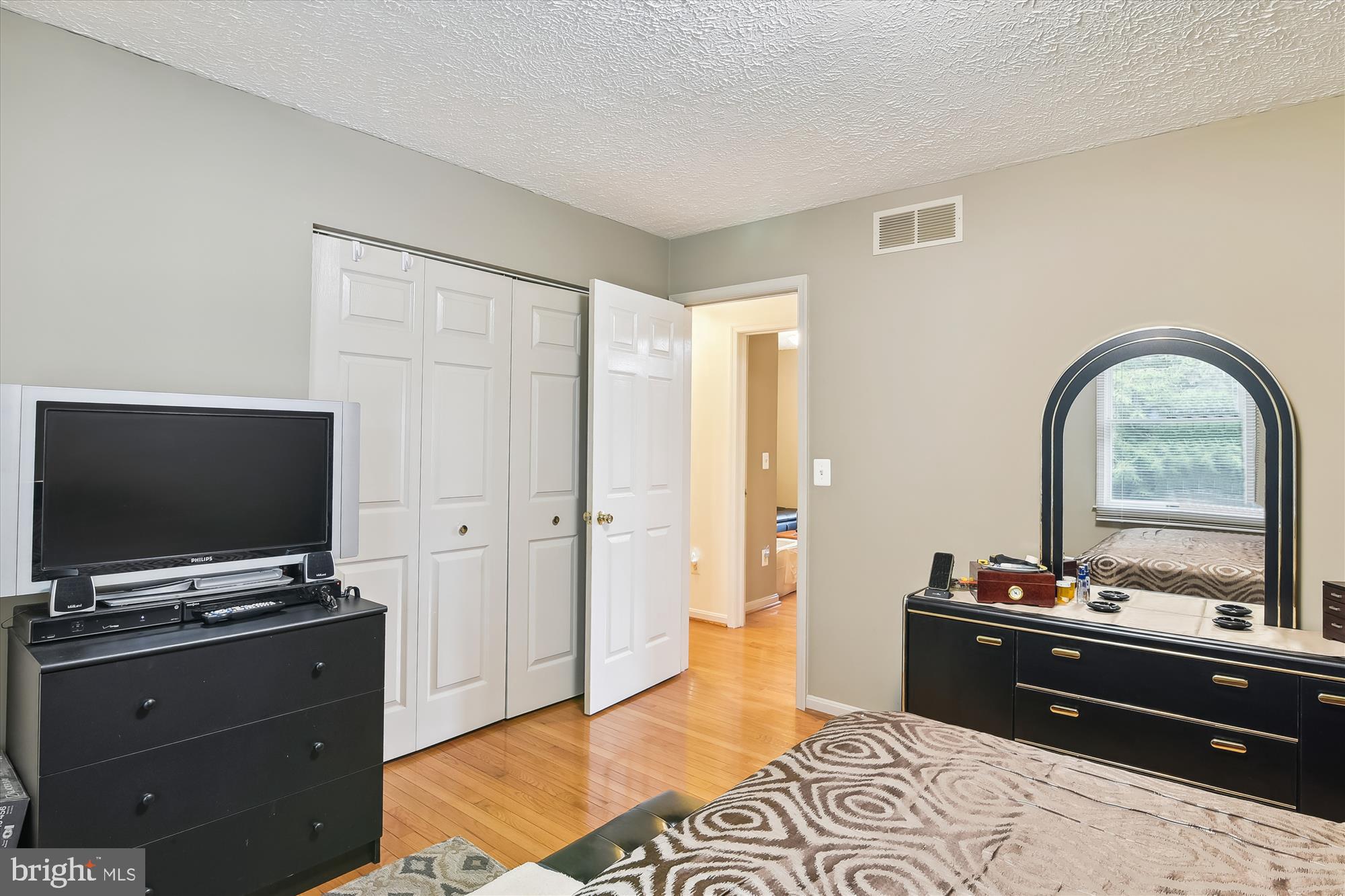 1283 Cape St Claire Road Annapolis, MD 21409 - Photo 17 of 62 Primary bedroom