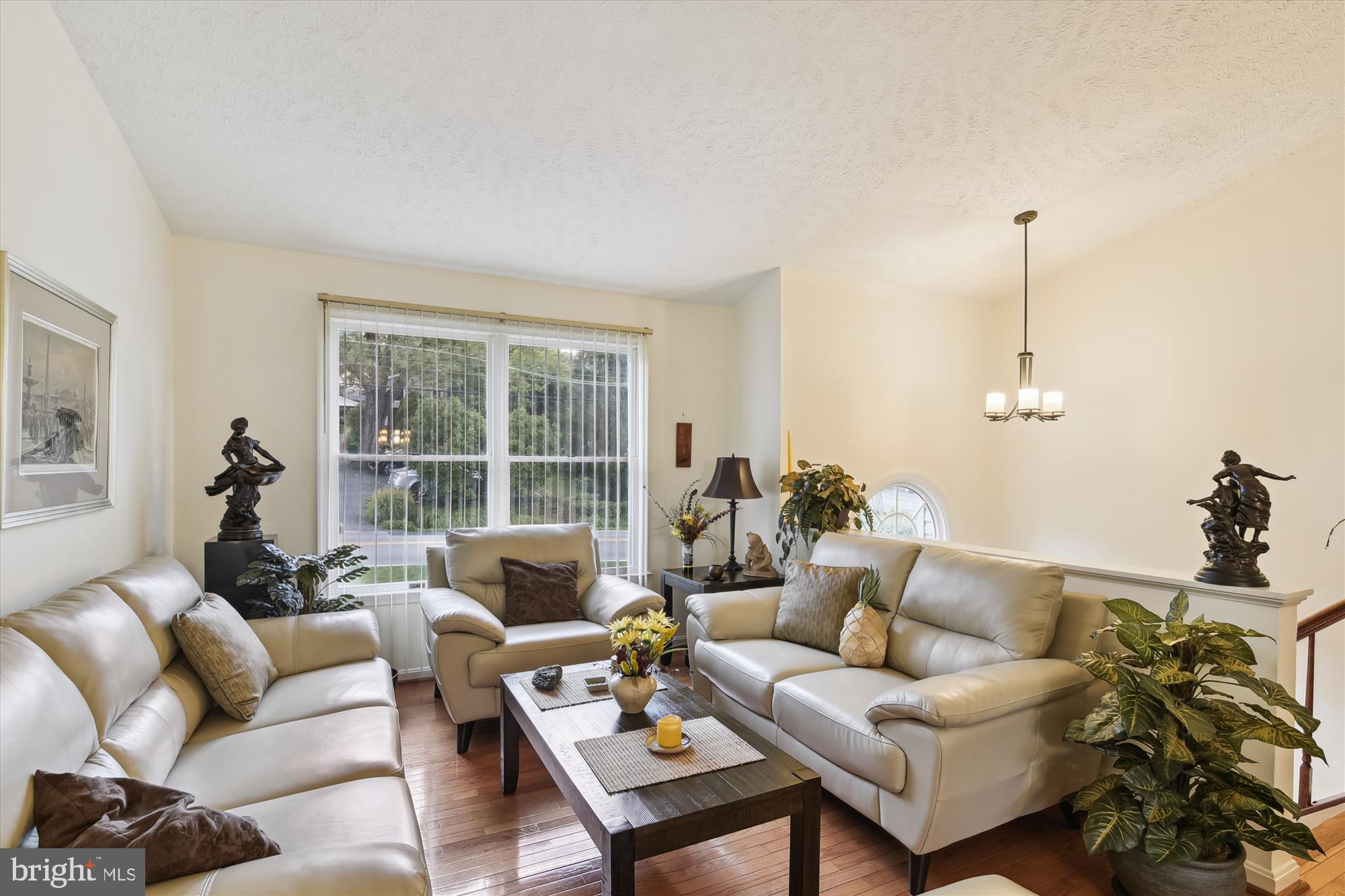 1283 Cape St Claire Road Annapolis, MD 21409 - Photo 9 of 62 Living room