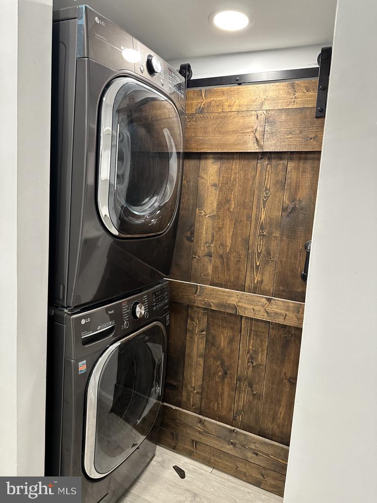 5900 Prince George Drive, Unit 333 Springfield, VA 22152 - Photo 23 of 31 a utility room with dryer and washer