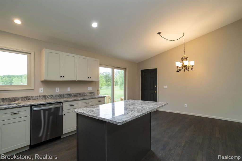 15350 Bordman Road Armada, MI 48005 - Photo 9 of 37