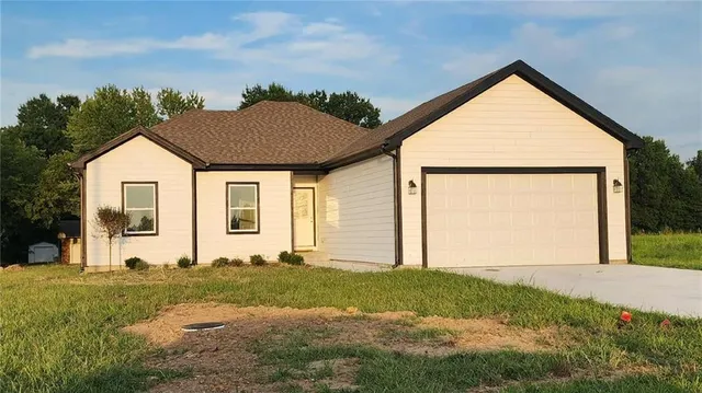 $304,000 | 1607 Al Ortolani Way, Pittsburg, KS 66762