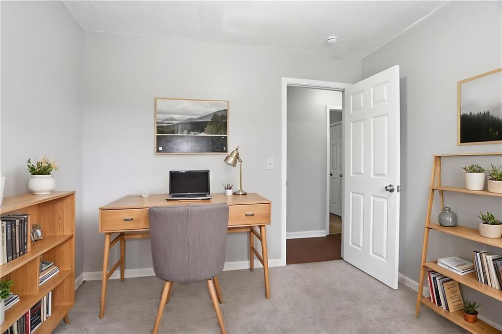 113 Hampton Drive Dallas, GA 30132 - Photo 5 of 30 a workspace with furniture and window