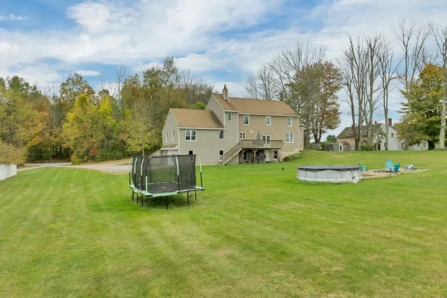a view of entryway and hall