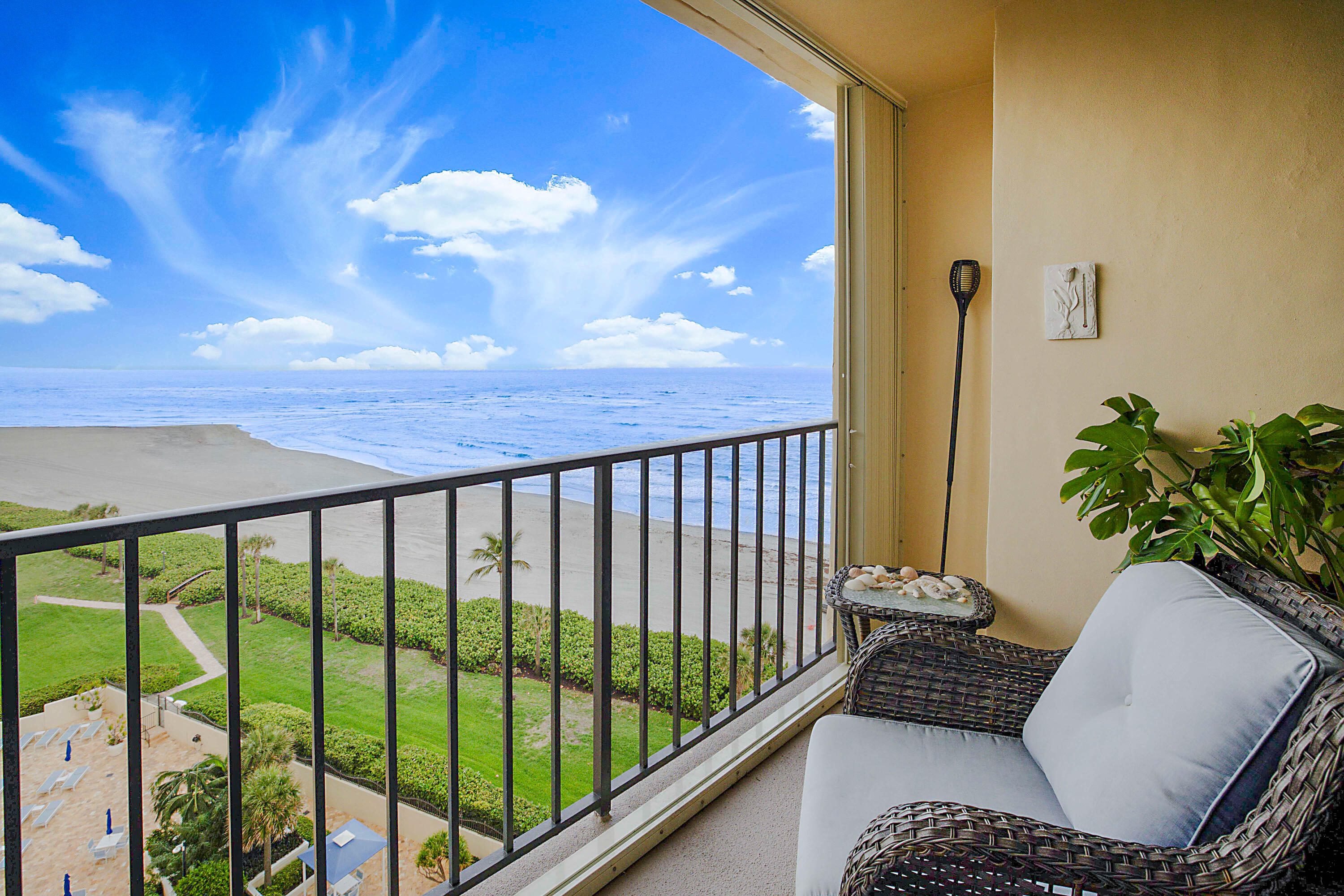 100 Ocean Trail Way, Unit 1003 Jupiter, FL 33477 - Photo 30 of 33 a view of balcony with potted plant