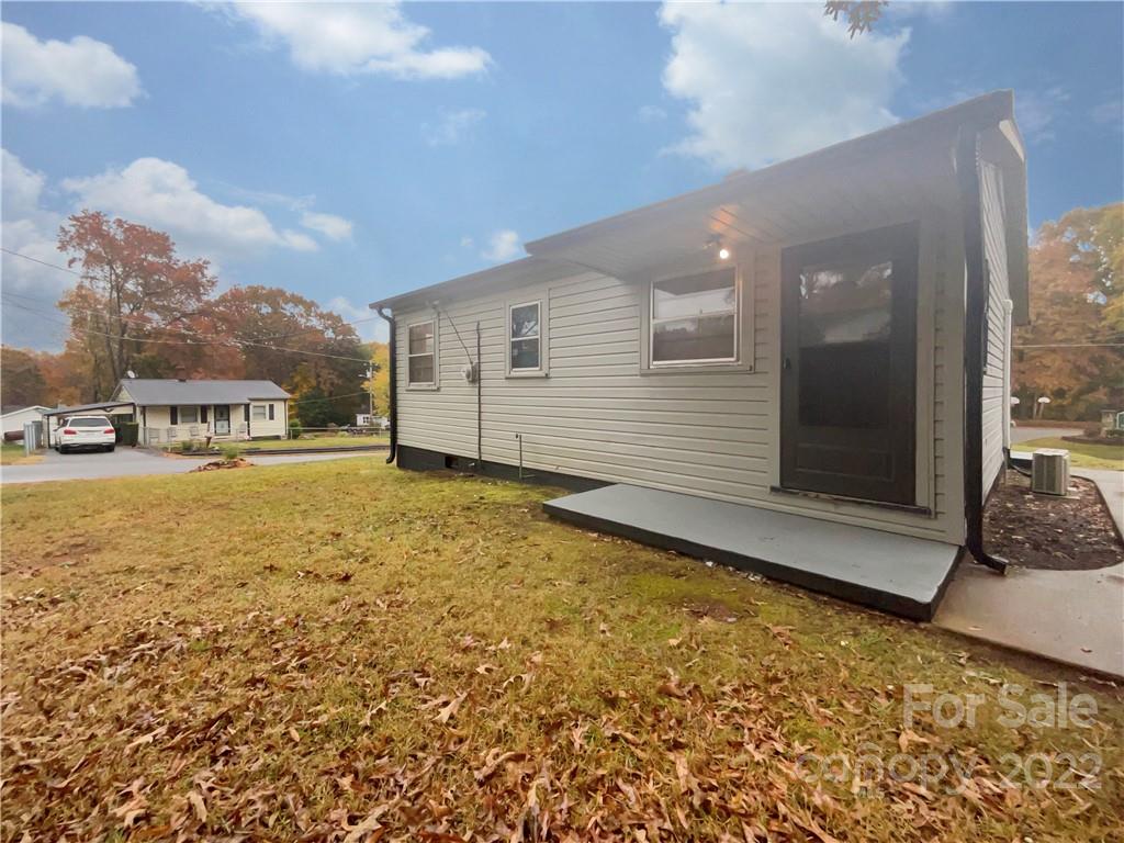 1602 Bristol Road Statesville, NC 28677 - Photo 2 of 18 Gallery Image 2