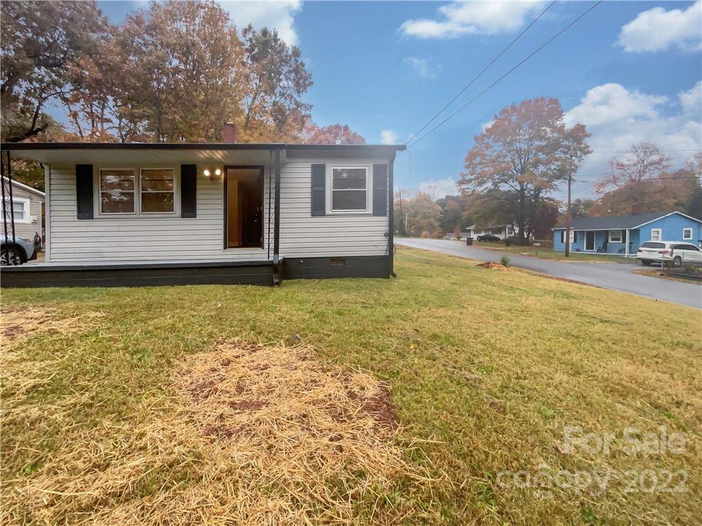 1602 Bristol Road Statesville, NC 28677 - Photo 3 of 18 Gallery Image 3